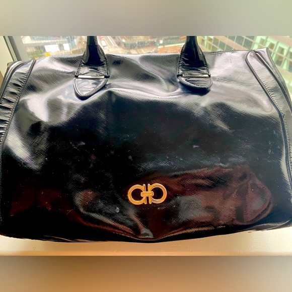 Salvatore Ferragamo Large “speedy” style patent leather bag - Picture 8 of 16